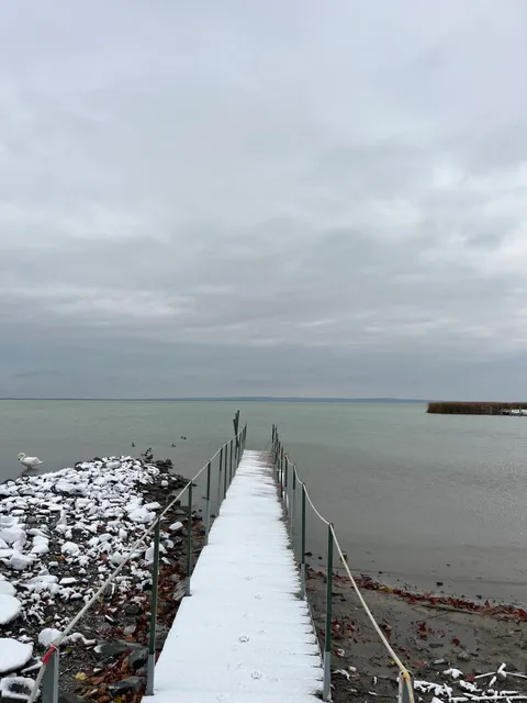 Kilátás a tóra